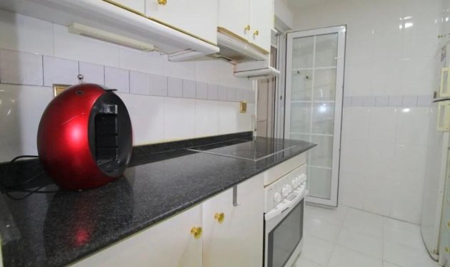 Resale - Apartament - Torrevieja - Pueblo