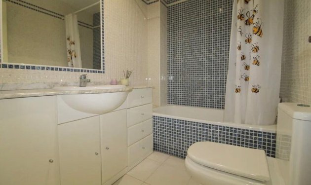 Resale - Apartament - Torrevieja - Pueblo