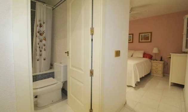 Resale - Apartament - Torrevieja - Pueblo