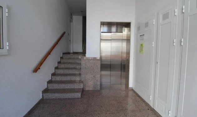 Resale - Apartament - Torrevieja - Pueblo