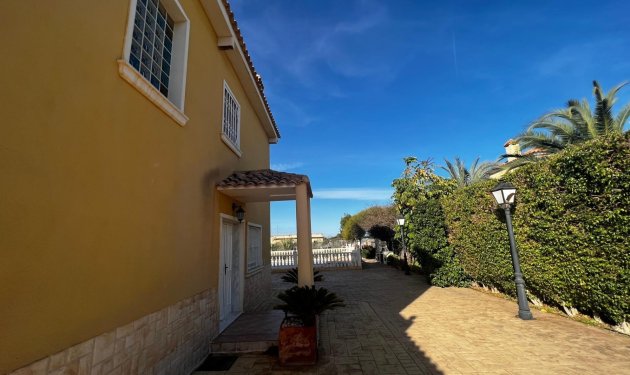 Resale - Chalet - Torrellano