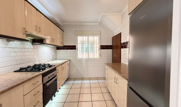 Resale - Chalet - Orihuela Costa - Playa Flamenca