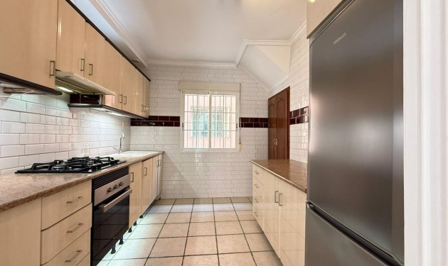 Resale - Chalet - Orihuela Costa - Playa Flamenca