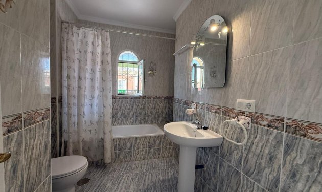 Resale - Chalet - Orihuela Costa - Playa Flamenca