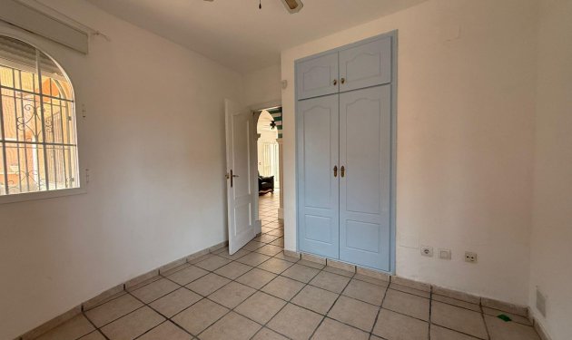 Resale - Chalet - Orihuela Costa - Playa Flamenca