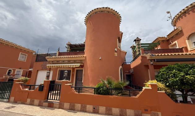 Resale - Chalet - Orihuela Costa - Playa Flamenca