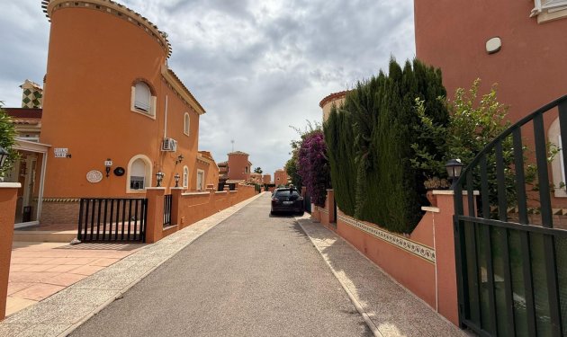 Resale - Chalet - Orihuela Costa - Playa Flamenca