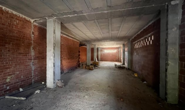 Alquiler a largo plazo - Local comercial - Elche - Zona Deportiva-Nuevo Altabix