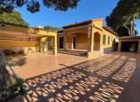 Resale - Chalet - Orihuela Costa - Punta Prima