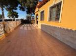 Resale - Chalet - Orihuela Costa - Punta Prima