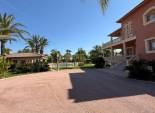 Resale - Chalet - Valverde (Alicante) - Valverde
